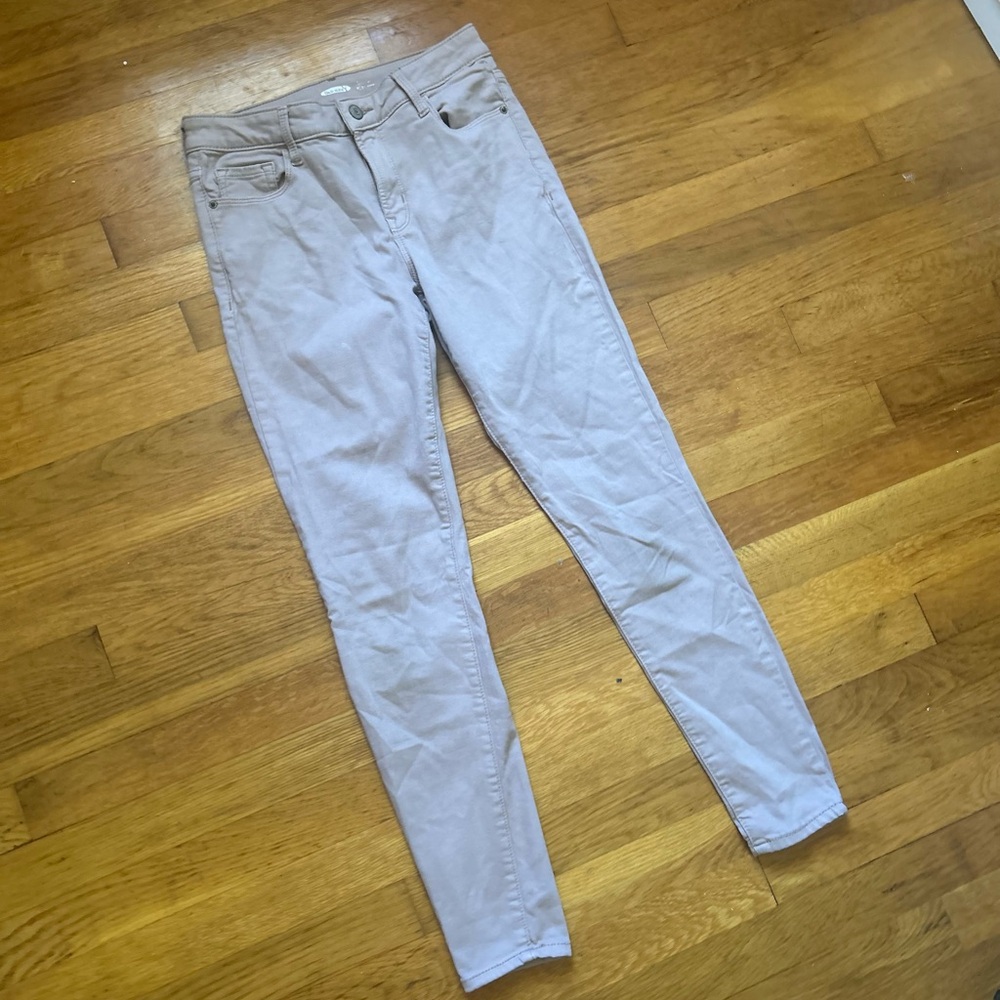 Tan skinny jeans from old navy, fits snug only worn a few times